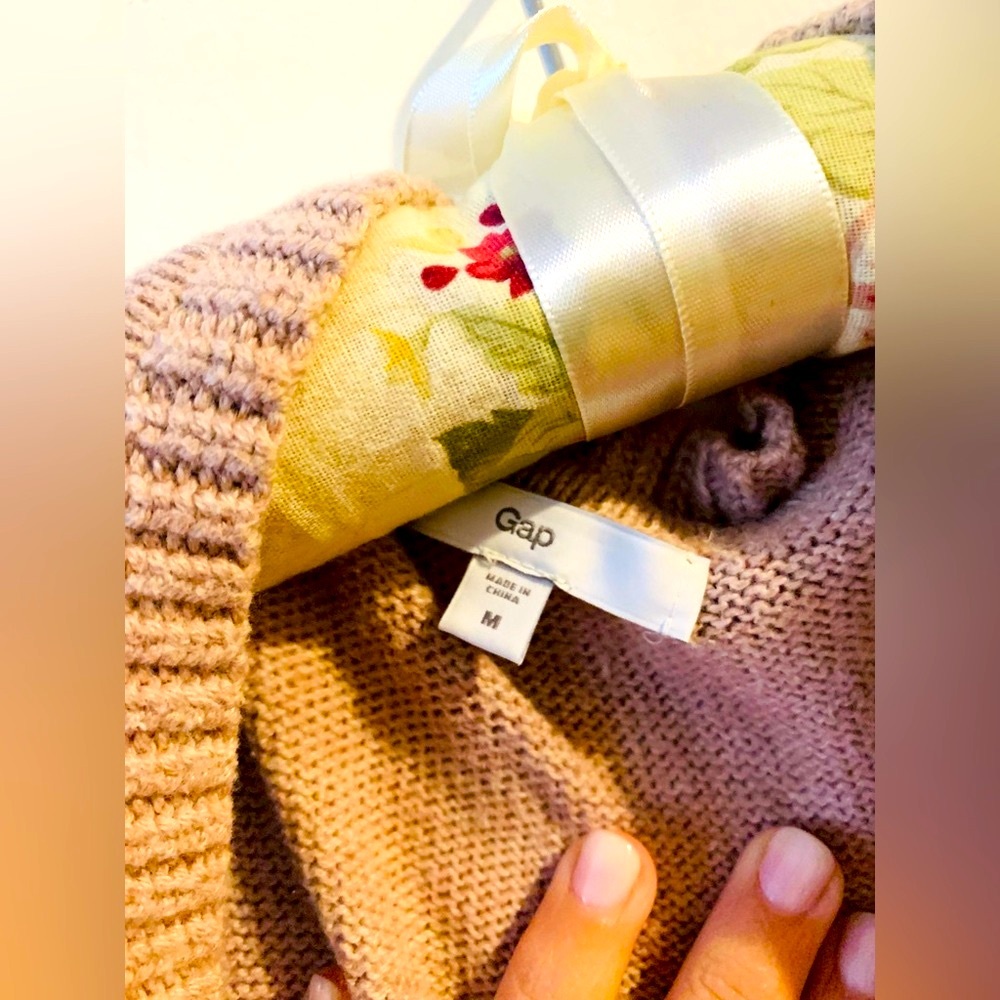 Small/medium Sweater Bundle 🌺 - Picture 13 of 15